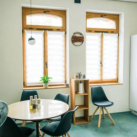 Oak Luxus - 4-8 Personen - Innenstadt - Parkplatz - 50kw Dc شقة باد هيرسفيلد
