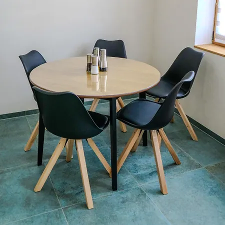 Oak Luxus - 4-8 Personen - Innenstadt - Parkplatz - 50kw Dc *