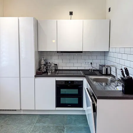 شقة Oak Luxus - 4-8 Personen - Innenstadt - Parkplatz - 50kw Dc باد هيرسفيلد
