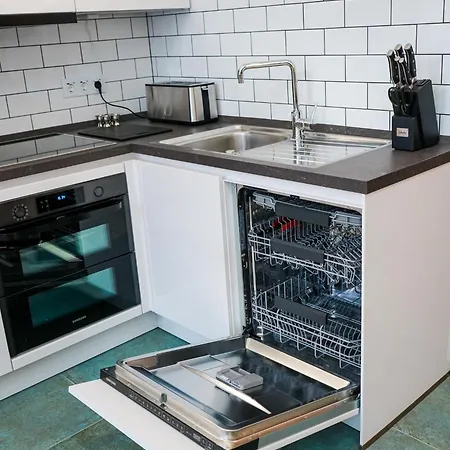 Oak Luxus - 4-8 Personen - Innenstadt - Parkplatz - 50kw Dc *